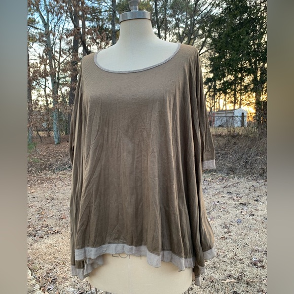 Artsy Handkerchief Hem Top - Picture 3 of 16